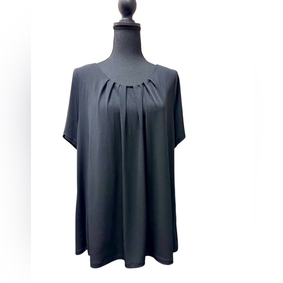 Liz Claiborne Tops - Liz Claiborne Career Chic Elegant Black Pleated Blouse Size 1 X
